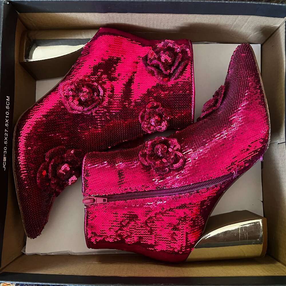 Betsey Johnson Finlee Sequined Ankle Boot, Fuchsia Size 7.5